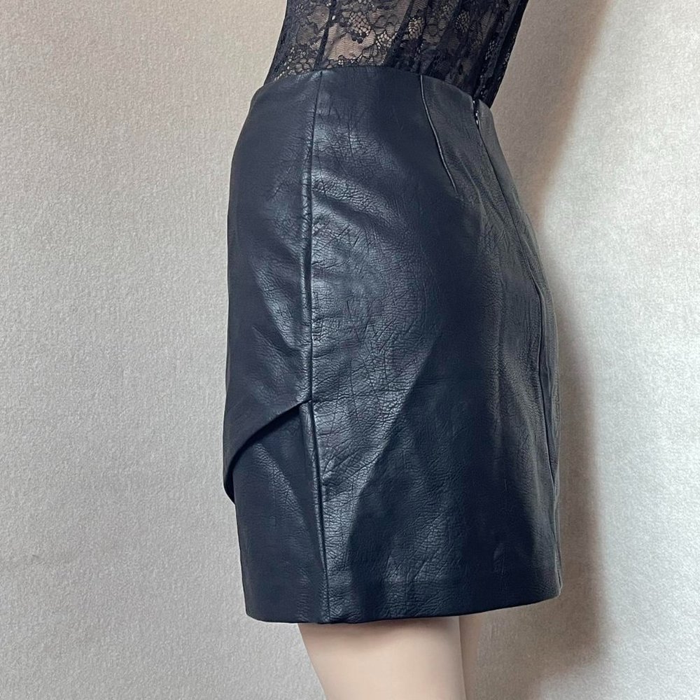 Office casual black faux leather pencil skirt size 2